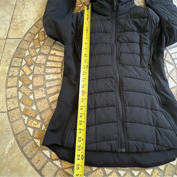 Lululemon extra mile jacket black 8 - Picture 6 of 16